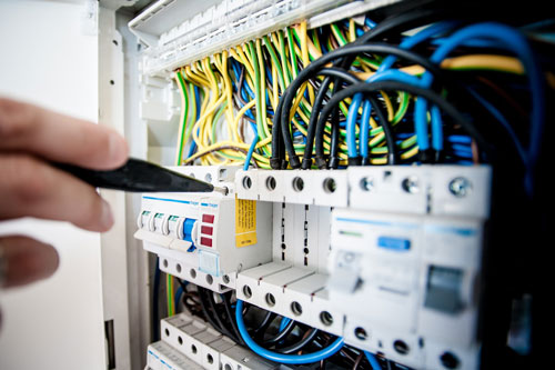 cables-close-up-computer-technician Print Management Programs (MPS)