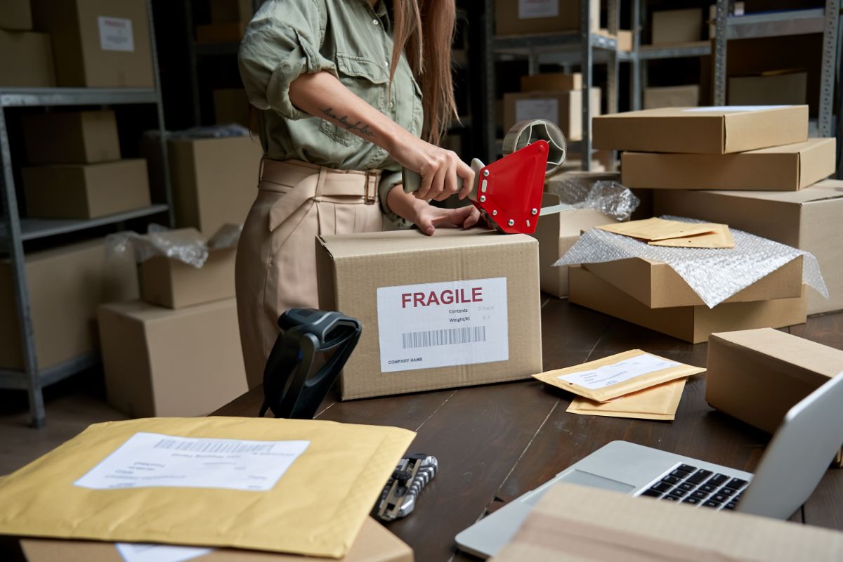 Mail-postages-naples-florida Woman sending mail in Naples, Florida