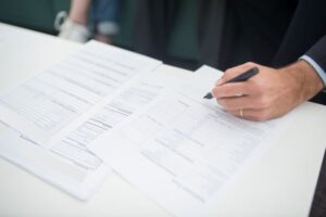 leasing vs. purchasing image